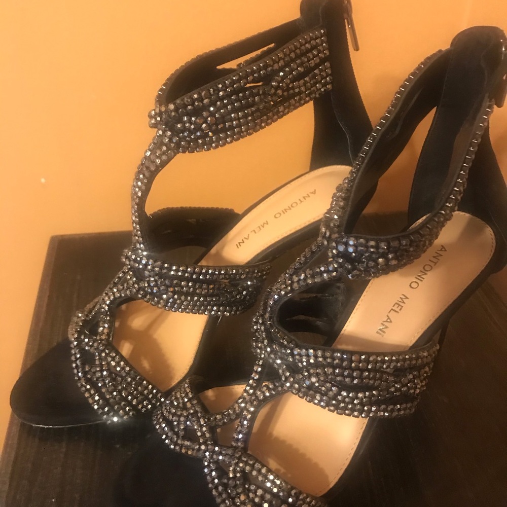 Shoes - Picture 3 of 4